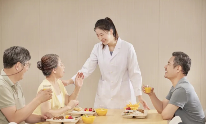 如何成为一位杰出的养老院院长？
