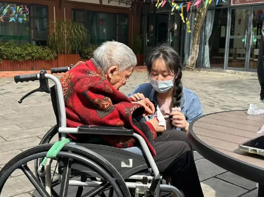 党建引领，暖心养老